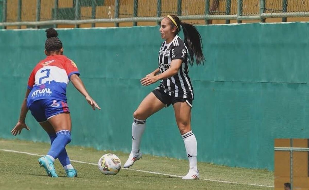 Carol Arbeláez sofre lesão grave no joelho e desfalca o Atlético Mineiro por vários meses