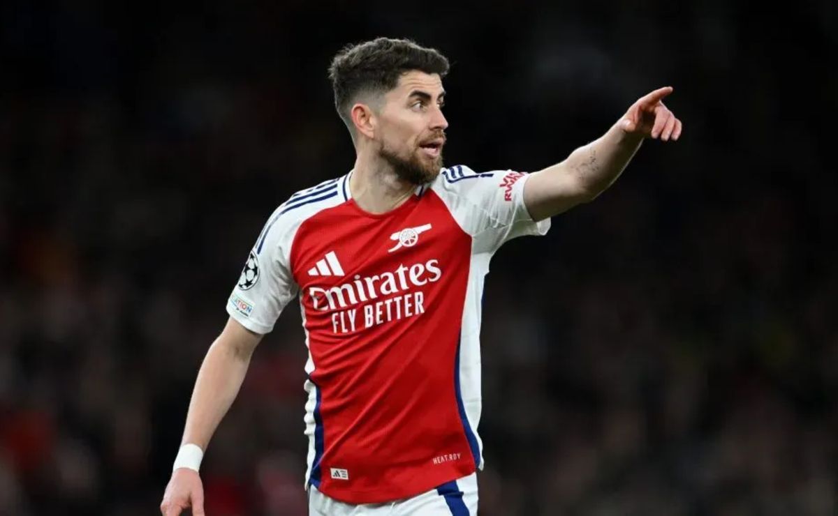 Jorginho antecipa saída do Arsenal e Flamengo recebe notícia sobre chegada do volante ao clube
