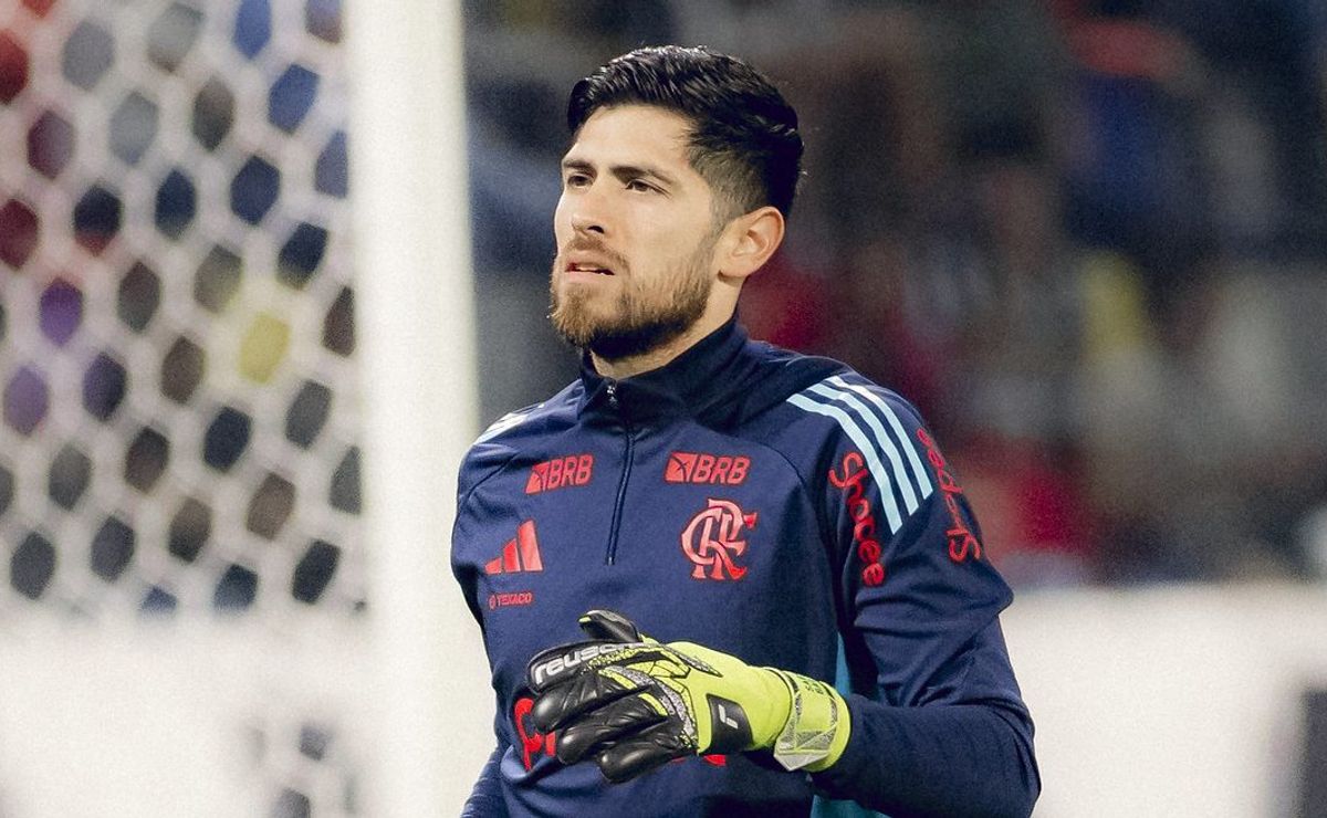 Após sofrer tentativa de assalto, goleiro Rossi toma decisão sobre futuro no Flamengo e não pretende sair