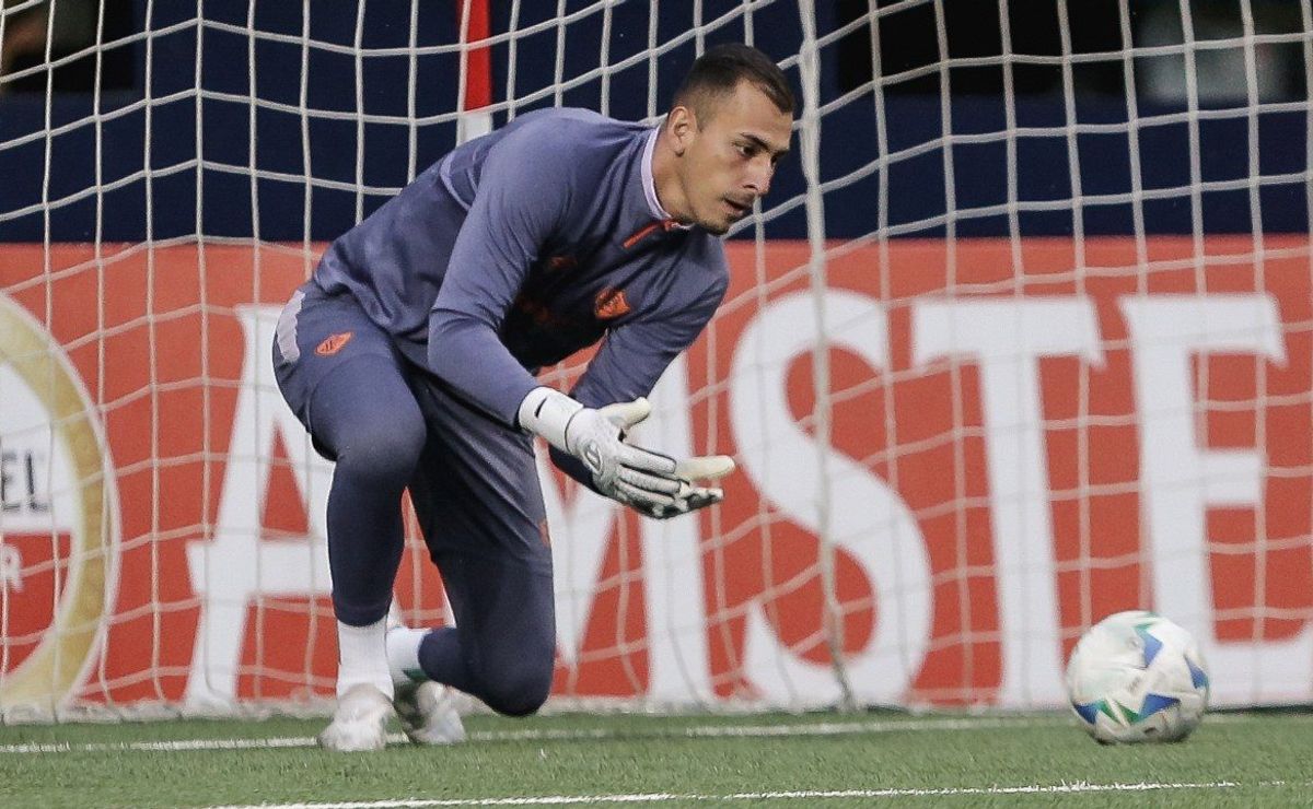 Vitor Eudes se destaca, mas não evita derrota do Fluminense na Sul-Americana