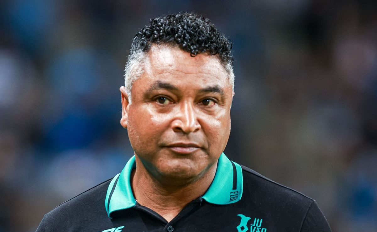 Técnico do Internacional, Roger Machado relembra título com o Grêmio conquistado em Medellín e irrita torcida