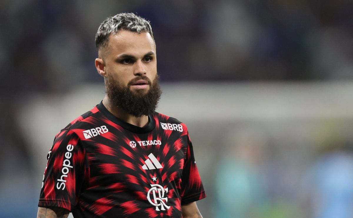 Cruzeiro sonda Michael, do Flamengo, e pode fazer proposta ao jogador já na próxima semana