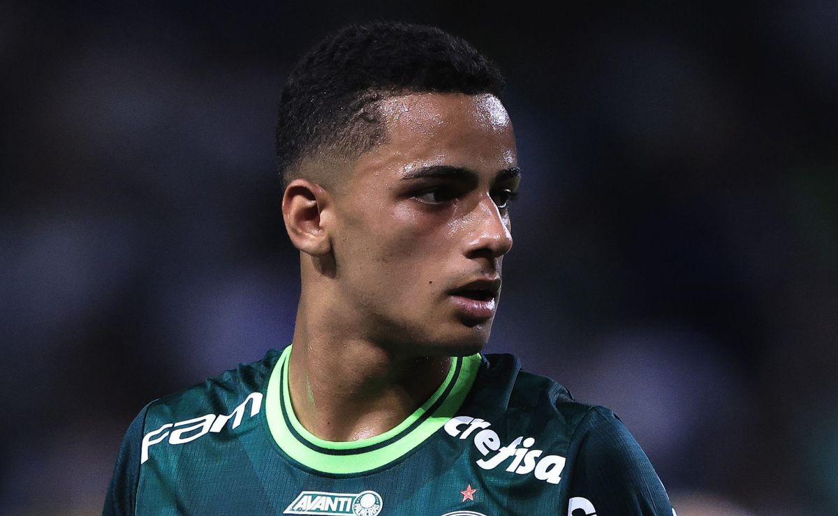 Flamengo monitora contratações de Giovani, Sinesterra e Buonanotte para reforçar o ataque após prováveis saídas no setor