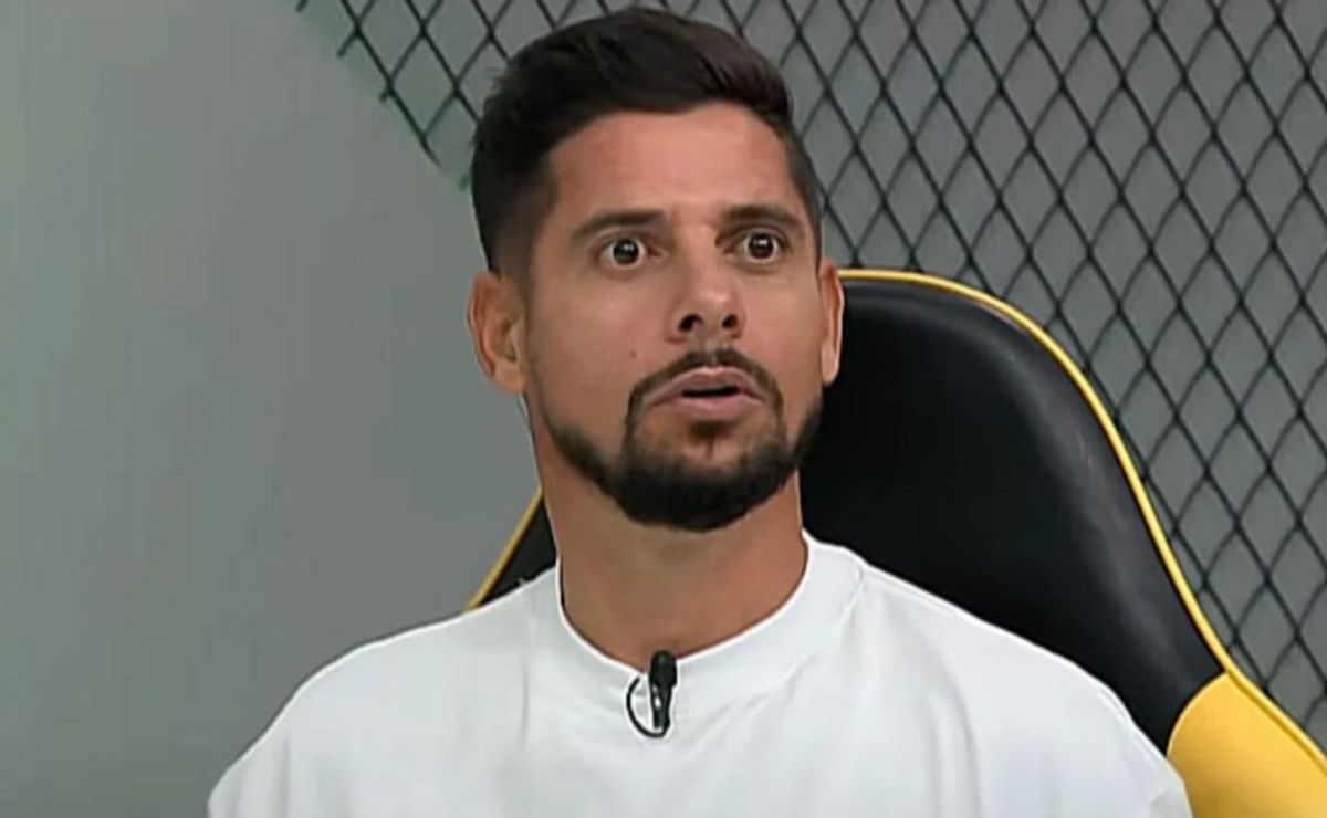 “Segunda divisão”, ex- jogador Cicinho detona jogadores e vê rebaixamento do Vasco como certo