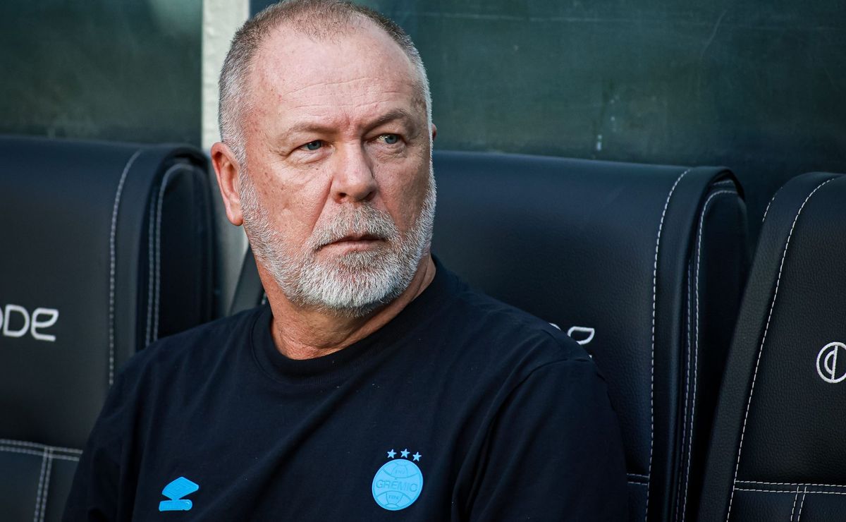 “Time covarde”; torcedores ficam na bronca com Mano Menezes durante Grêmio x Red Bull Bragantino