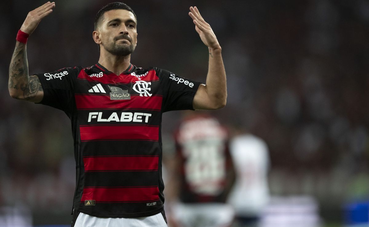 Flamengo paralisa renovação de Arrascaeta mesmo com brilho no Brasileirão Betano e uruguaio fica sem respostas