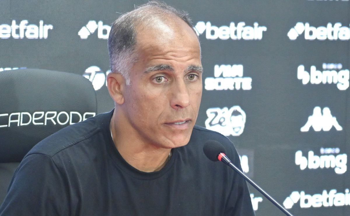 Felipe define derrota do Vasco como péssima, mas confia na chegada de Diniz
