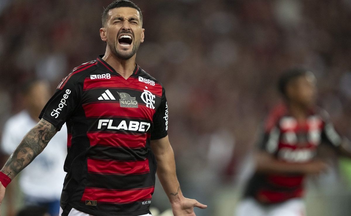Arrascaeta tem renovação decretada pela torcida após Flamengo x Bahia: “Merece o salário dos outros 10”