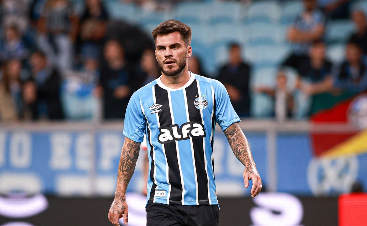 “Não temos como”; Mano Menezes explica escolha por Nathan Pescador em Grêmio x RB Bragantino