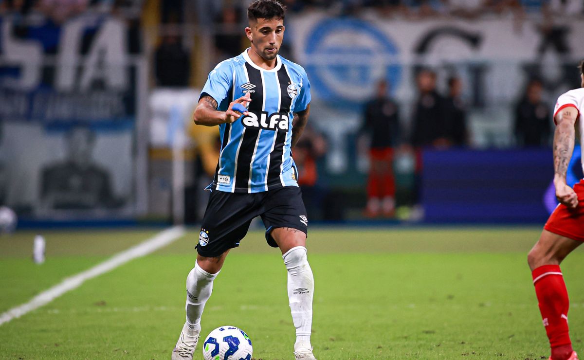 Cristian Olivera aponta motivo do tropeço do Grêmio: “Está faltando tranquilidade”