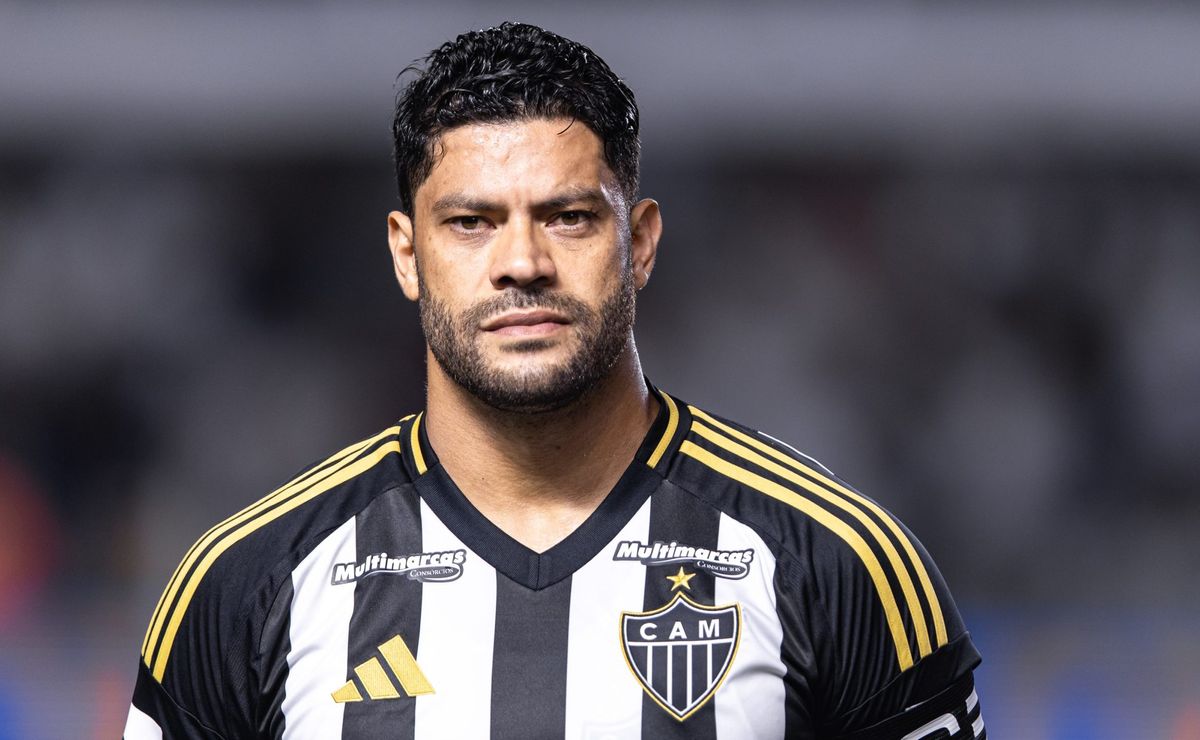 Hulk, do Atlético-MG, avalia de forma positiva novo gramado sintético instalado na Arena MRV