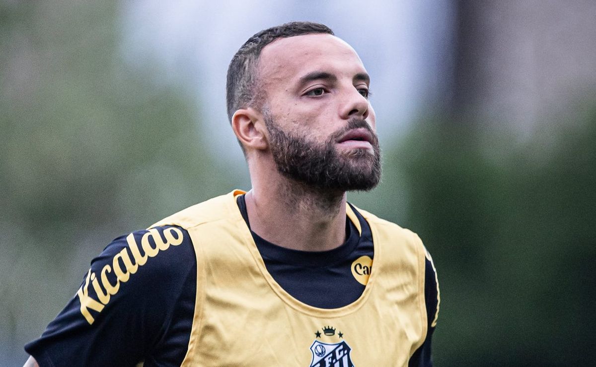 Guilherme fica abalado com críticas no Santos e pode avaliar saída do Clube, afirma jornalista