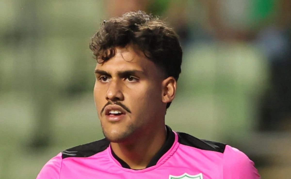 Goleiro Matheus Mendes, do Atlético-MG, pode assinar com o Grêmio a pedido de Felipão
