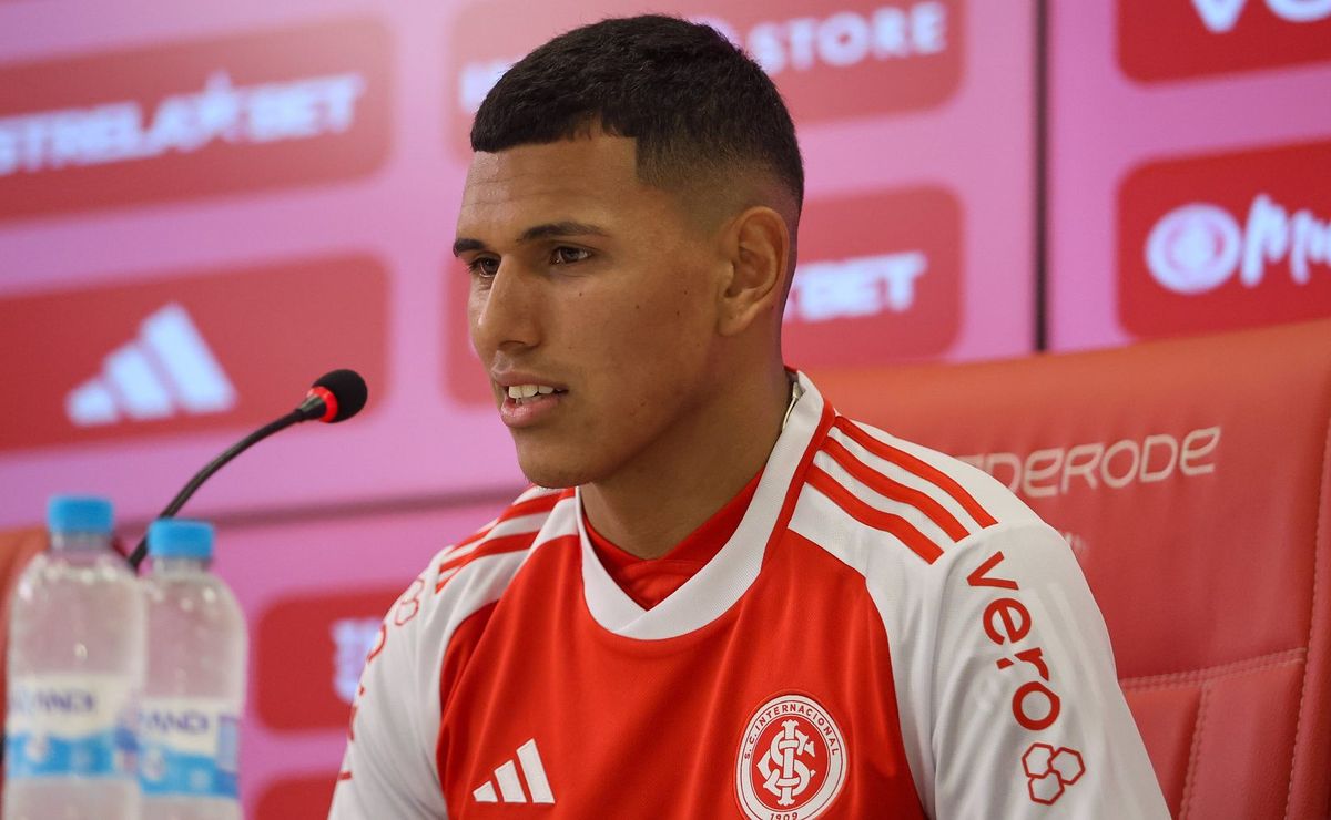 Aguirre aborda bastidores do Internacional e revela atitude para corrigir problemas visando decisão na Libertadores