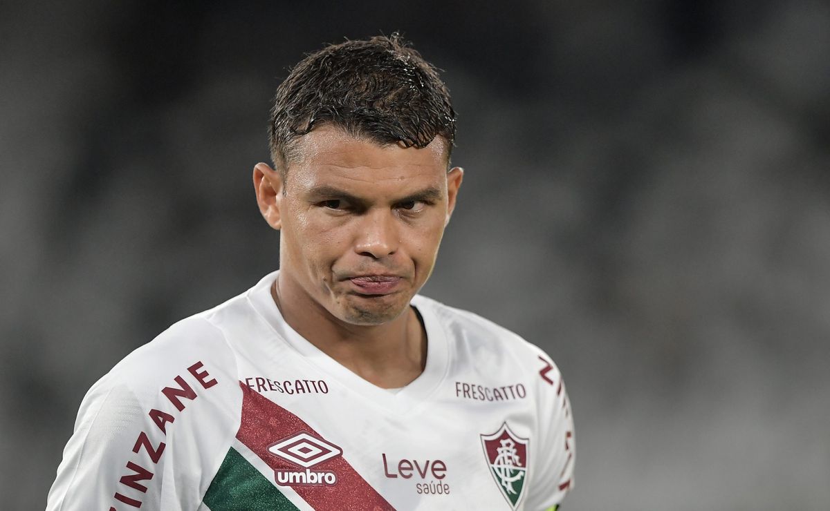Thiago Silva desabafa após derrota para o Atlético-MG e cita gramado sintético: “Um pouco”