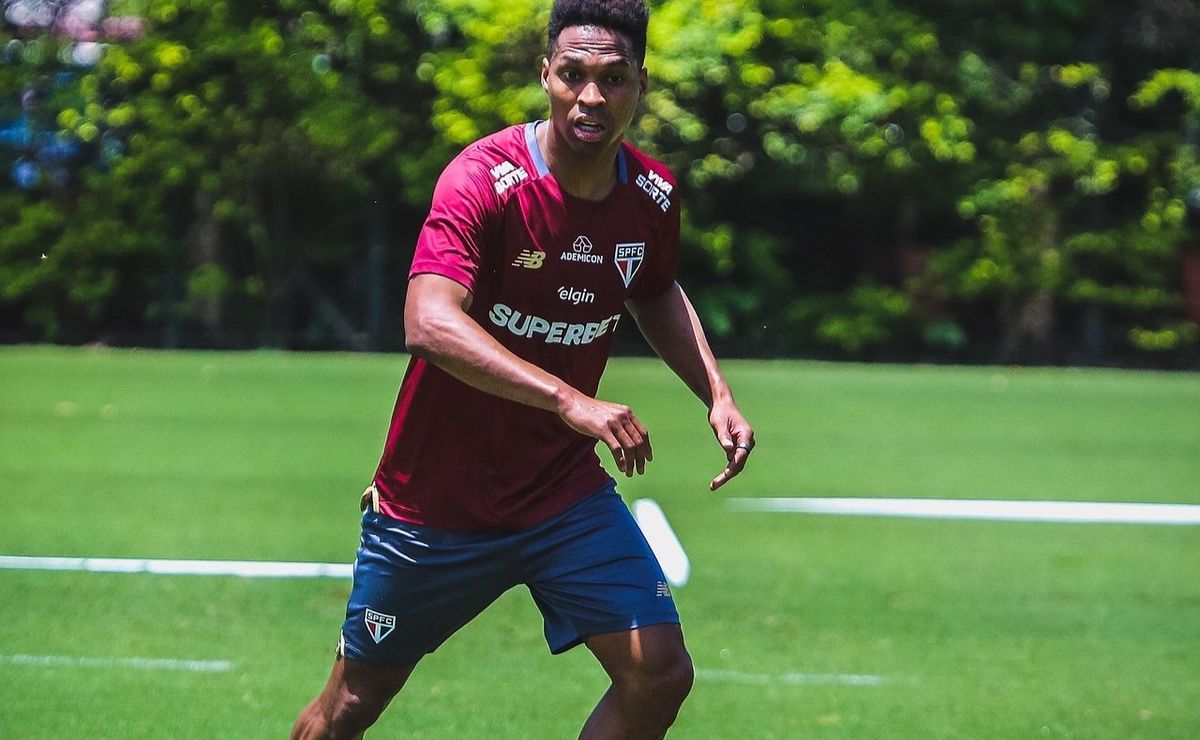 Wendell, do São Paulo, passa por avaliações após susto no clássico; situação será reavaliada nesta terça