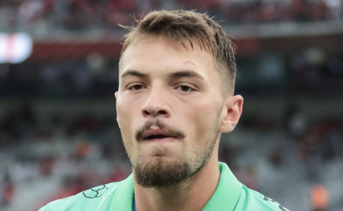Grêmio recebe oferta oficial do Palmeiras para negociar Gabriel Grando e acordo pode acontecer