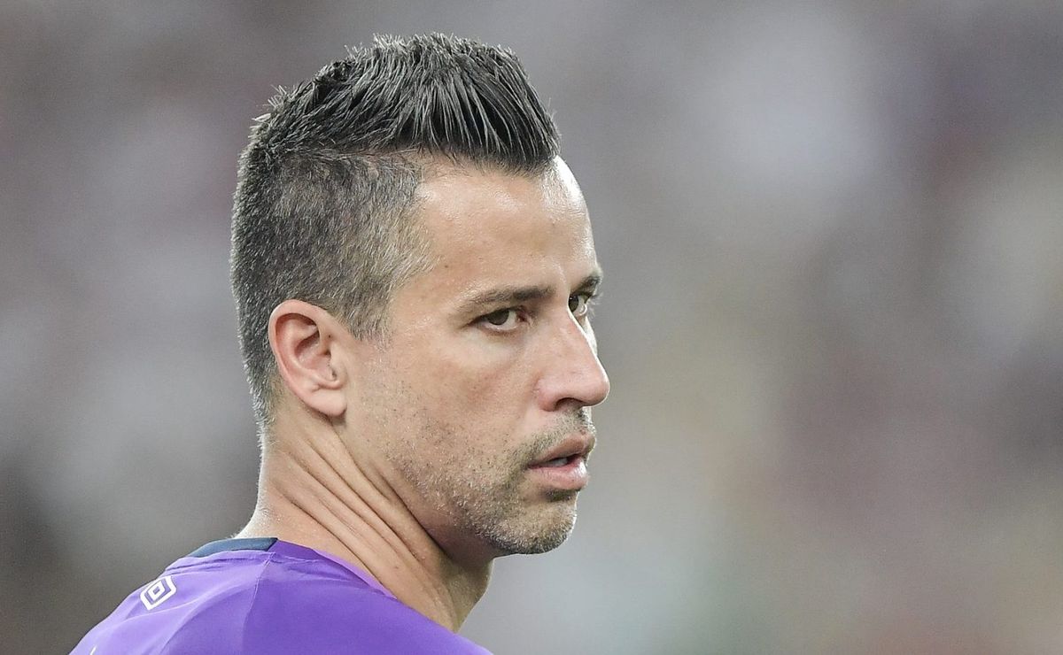 Fábio, ídolo do Cruzeiro, provoca Atlético-MG com sinal de ‘6 a 1’ e gesto de time pequeno
