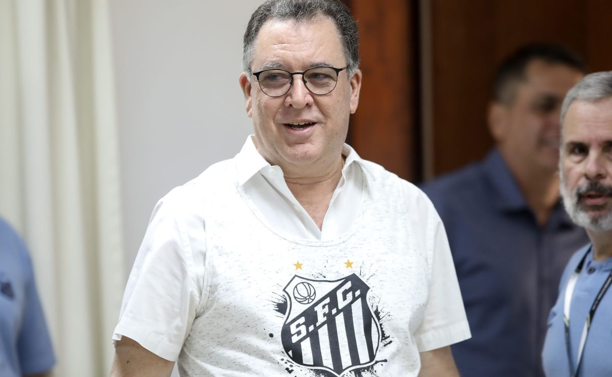 Marcelo Teixeira defende gestão profissional do Santos após empate, mira reforços e não teme transfer ban