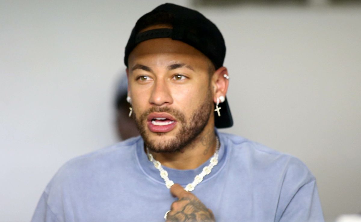 Neymar é oferecido ao Flamengo para jogar com Filipe Luís, mas José Boto descarta contratação