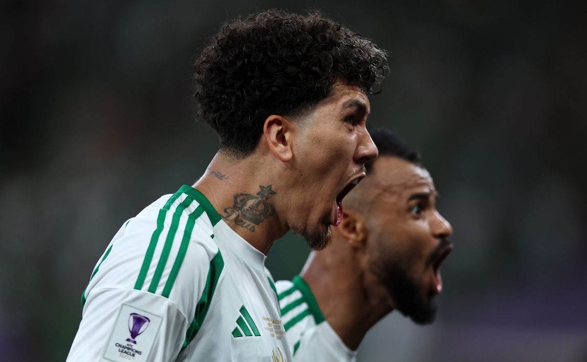 Flamengo pode reforçar ataque com Roberto Firmino com saída do Al-Ahli