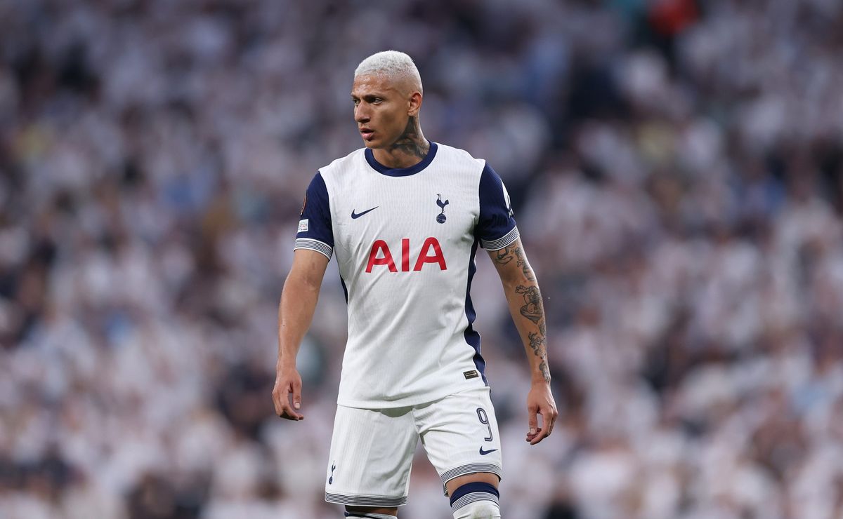 Fluminense prepara novo contato por Richarlison, mas Tottenham mantém resistência