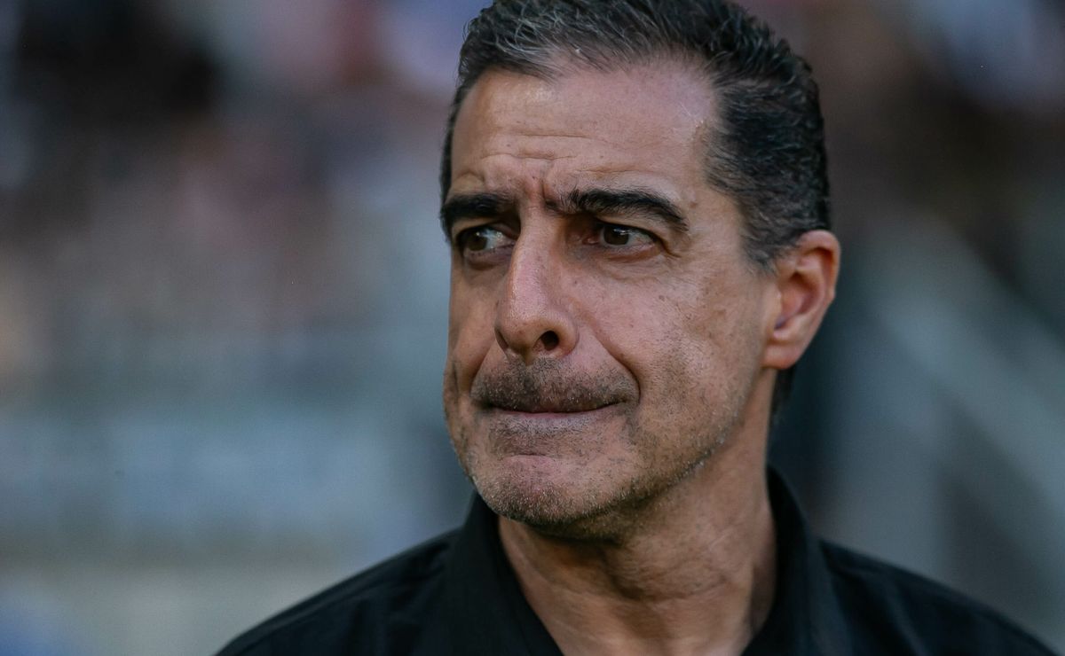 Sem previsão de retorno, Renato Paiva confirma baixas do Botafogo para confrontos contra Estudiantes e Flamengo