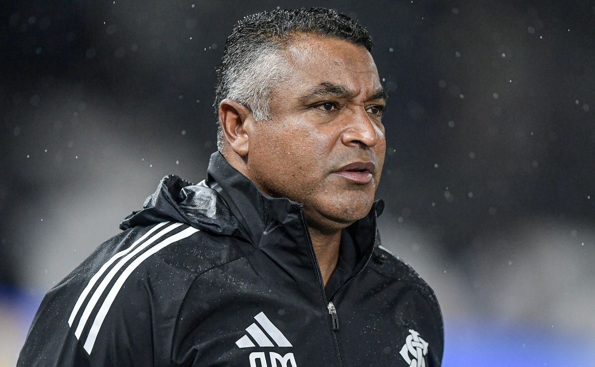 Internacional se fecha contra críticas, banca Roger Machado e mantém treinador para jogo decisivo contra Nacional na Libertadores
