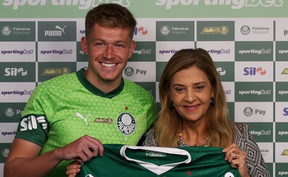Palmeiras estuda pagar R$ 21,9 milhões ao Atlético-MG por zagueiro Bruno Fuchs