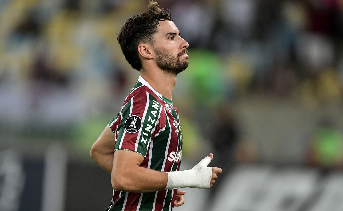 Fluminense sofre com lesões e tenta solução caseira para volante marcador