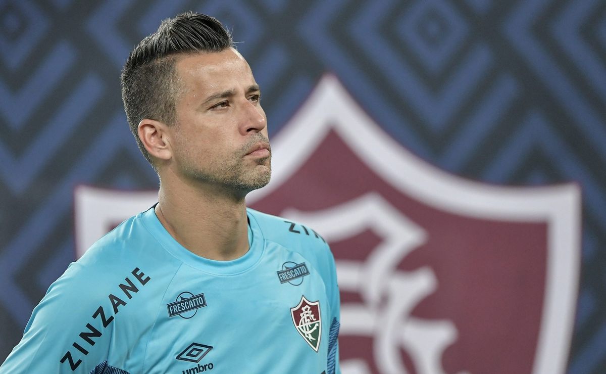 Fábio mira novo contrato com o Fluminense após sequência de grandes defesas e liderança