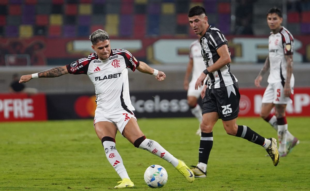 Tetê foi alvo do Flamengo e contratação não foi fechada após evolução de Luiz Araújo