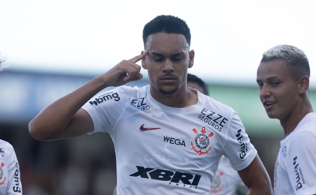 João Pedro Tchoca pode ser a solução do Corinthians na zaga contra o Racing