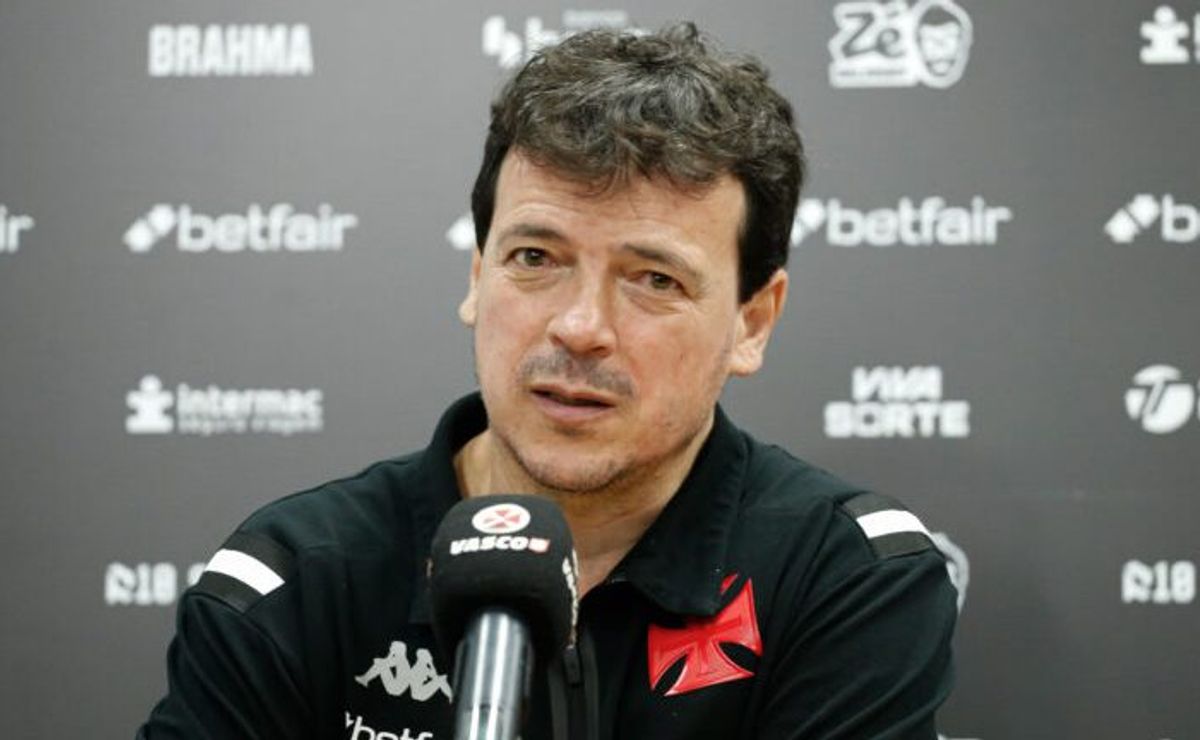 Fernando Diniz analisa primeiros contatos com elenco do Vasco e fala da base