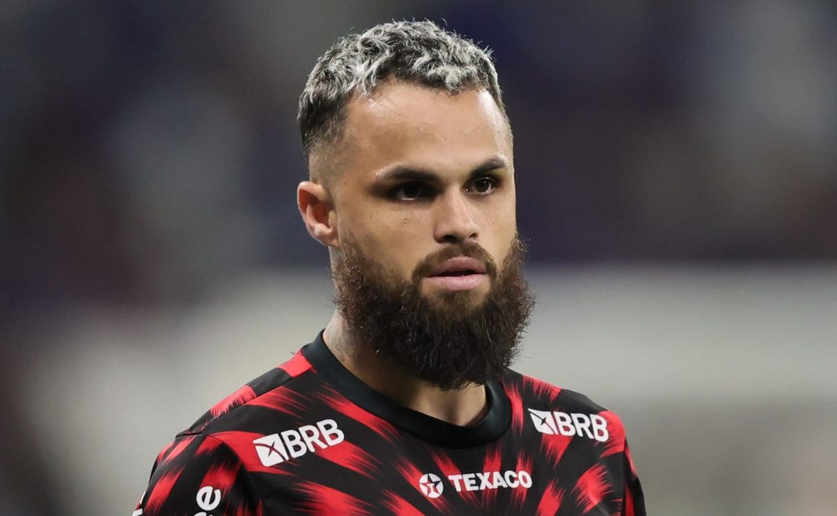 Michael recebe decisão de Filipe Luís após jogo na Libertadores e segue prestigiado no Flamengo