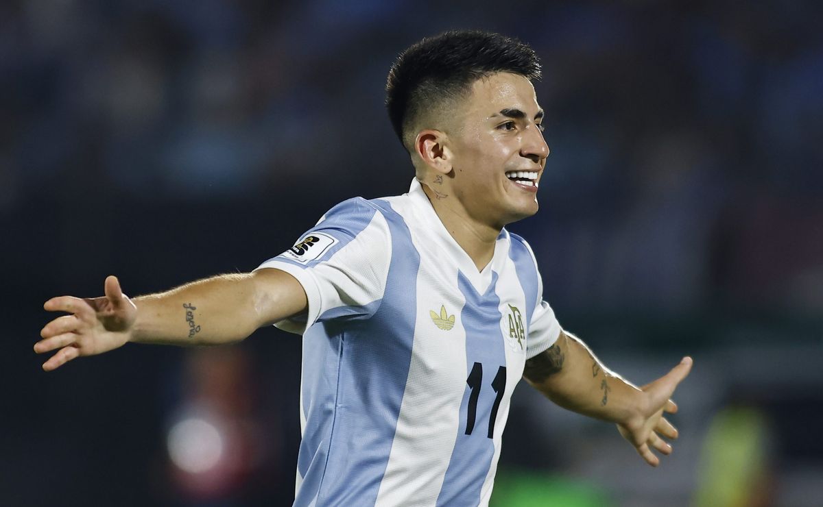 Thiago Almada rejeita retorno ao Botafogo e quer permanecer na Europa