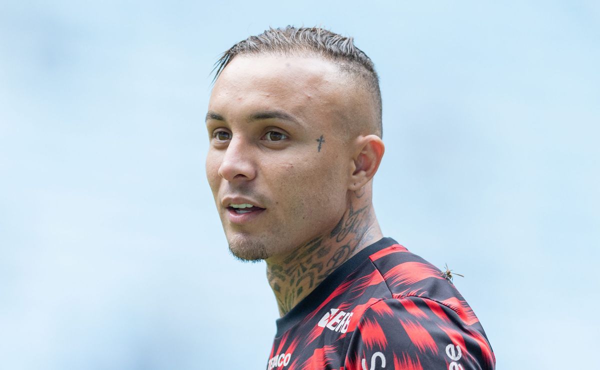 Fluminense entra na briga por Cebolinha, mas Flamengo resiste por rivalidade