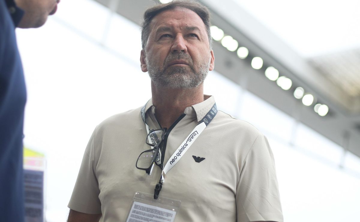 Augusto Melo revela proposta de €14 milhões por jogador da base e explica motivo de recusa