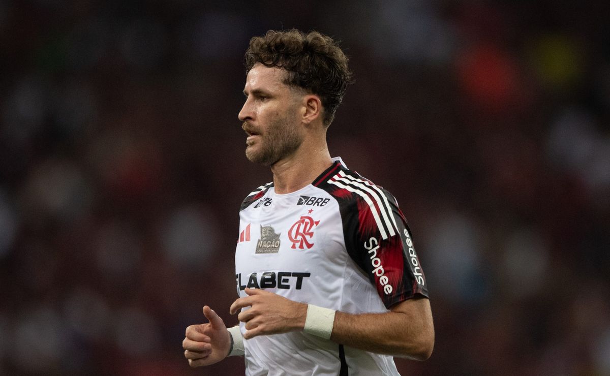 Com moral no Flamengo, Léo Pereira destaca apoio de Filipe Luís: “É motivador”