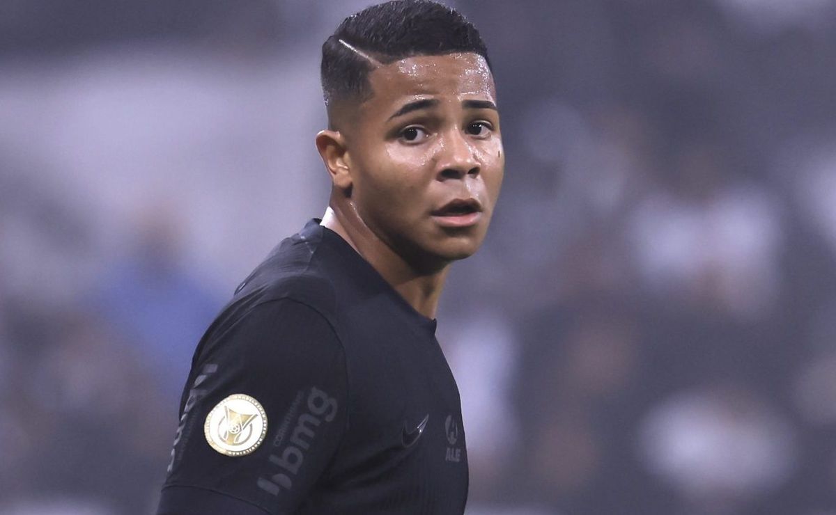Flamengo abre conversas pelo empréstimo de Wesley, ex-Corinthians, que joga com CR7 no Al-Nassr