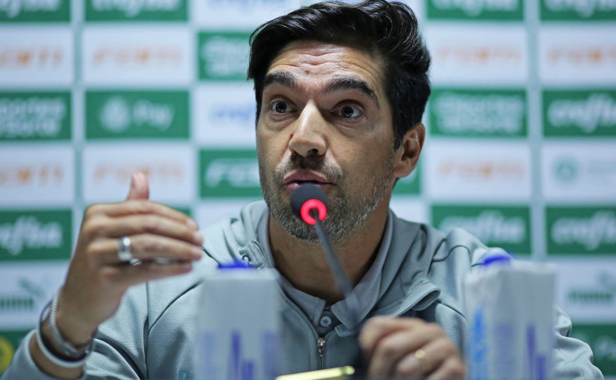 Tiago Leifert sai em defesa de Abel Ferreira e critica imediatismo da imprensa esportiva