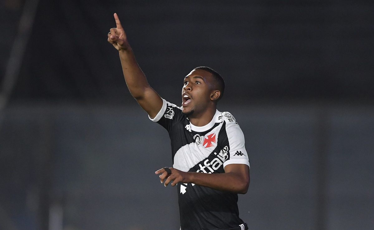 “Ele tem um potencial gigantesco”, diz Fernando Diniz ao mencionar Rayan após vitória do Vasco sobre o Fortaleza