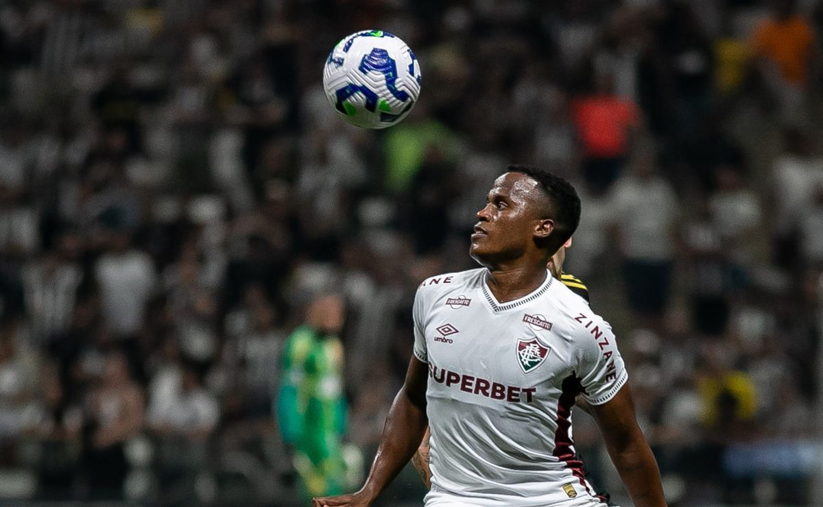 Jhon Arias celebra entrosamento com Cano e projeta Mundial de Clubes