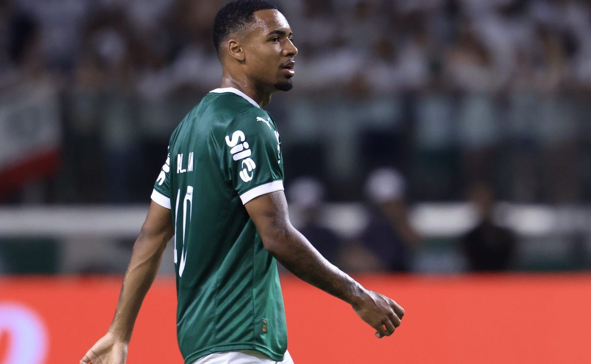 “Desastroso”; Postura de Allan não agrada torcida do Palmeiras mesmo em vitória contra o Bragantino