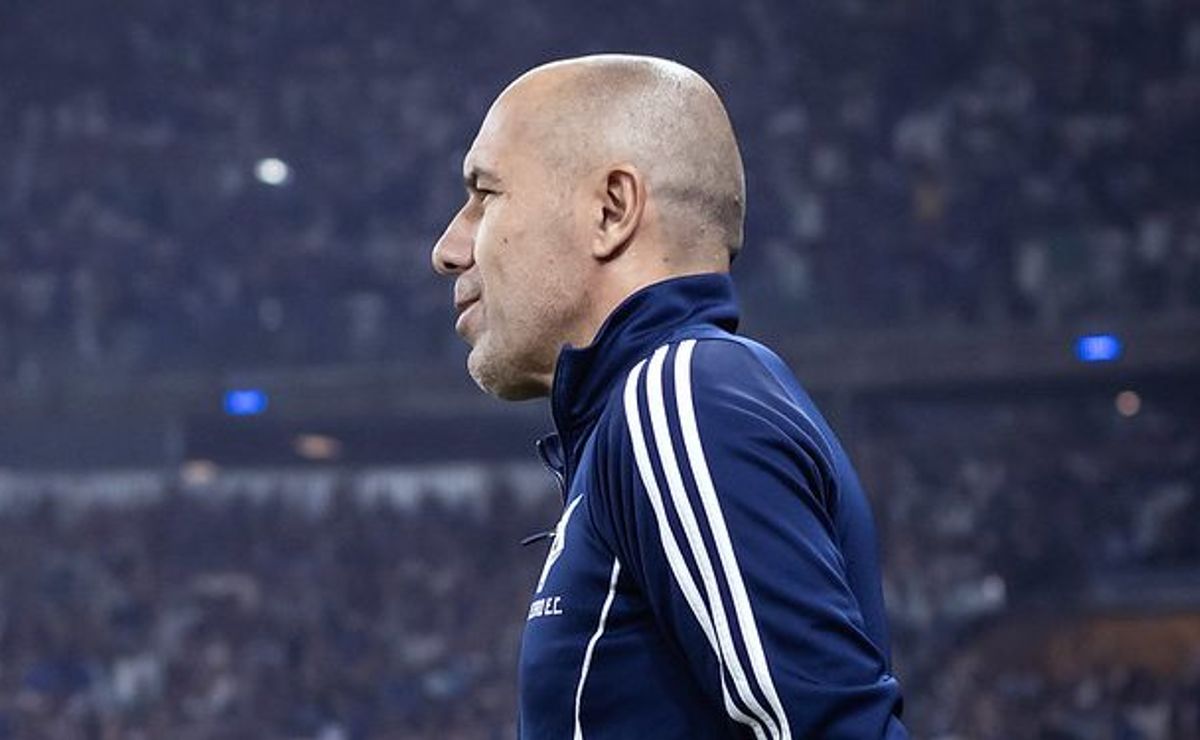 Jardim elogia torcida do Cruzeiro e faz comparação com clubes europeus: “Por isso vim ao Brasil”
