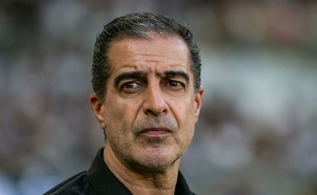 Paiva comenta a possibilidade de Cristiano Ronaldo jogar no Botafogo