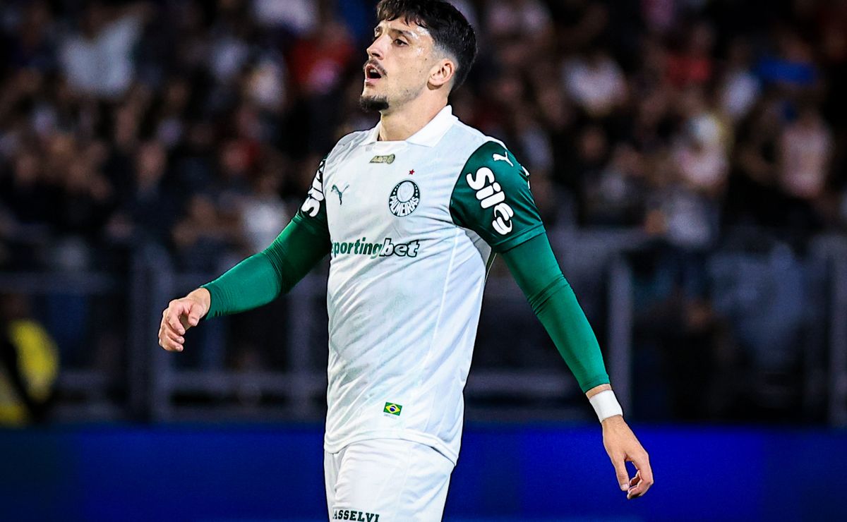 Palmeiras adia renovação de Piquerez para após o Copa do Mundo de Clubes, enquanto lateral é sondado pela Europa