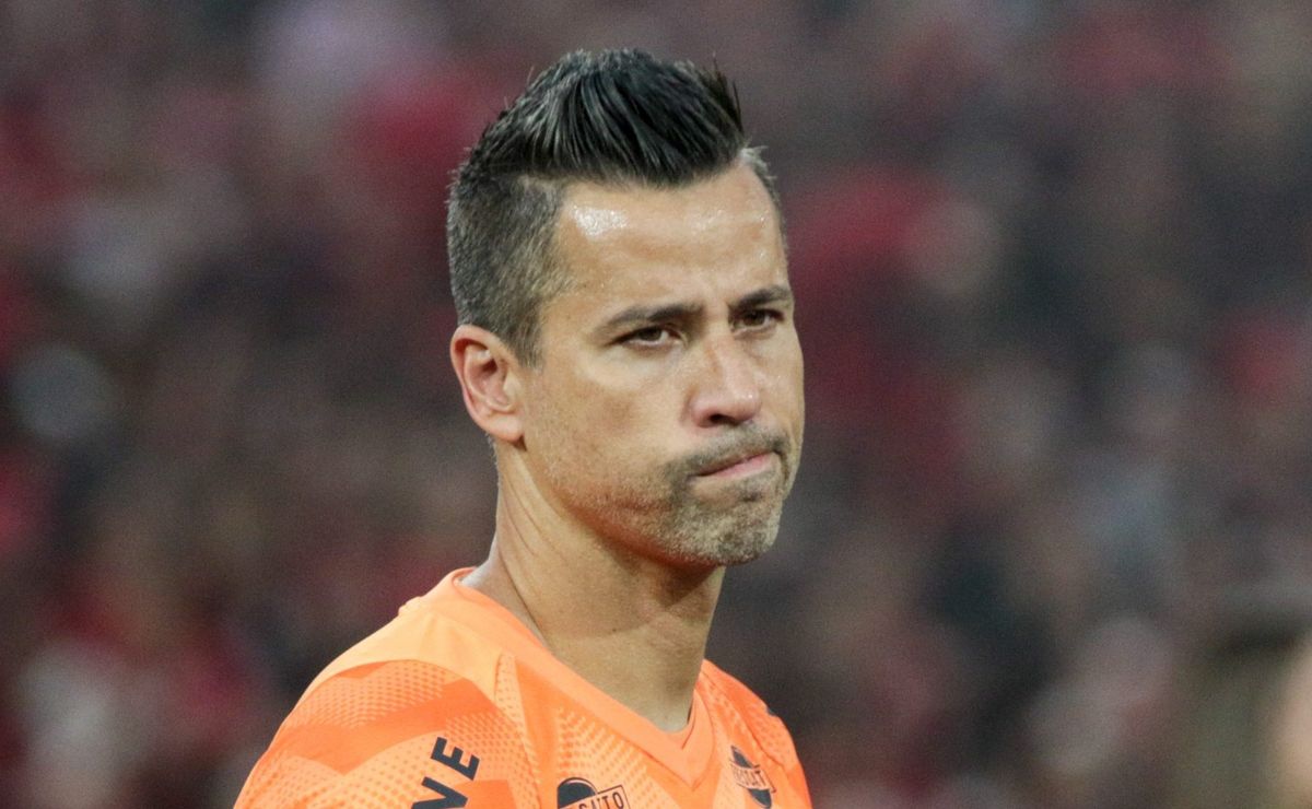Fábio não confirma renovação com o Fluminense e deixa futuro em aberto