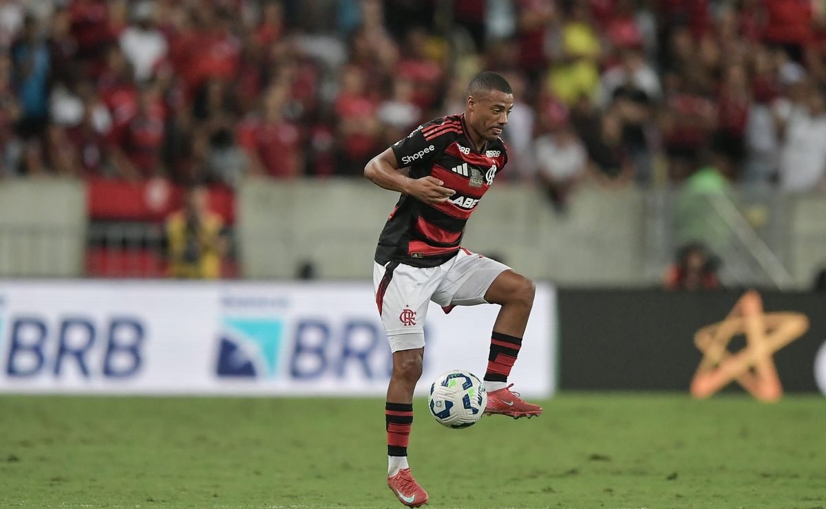 De La Cruz sofre entorse no joelho, mas Flamengo descarta cirurgia