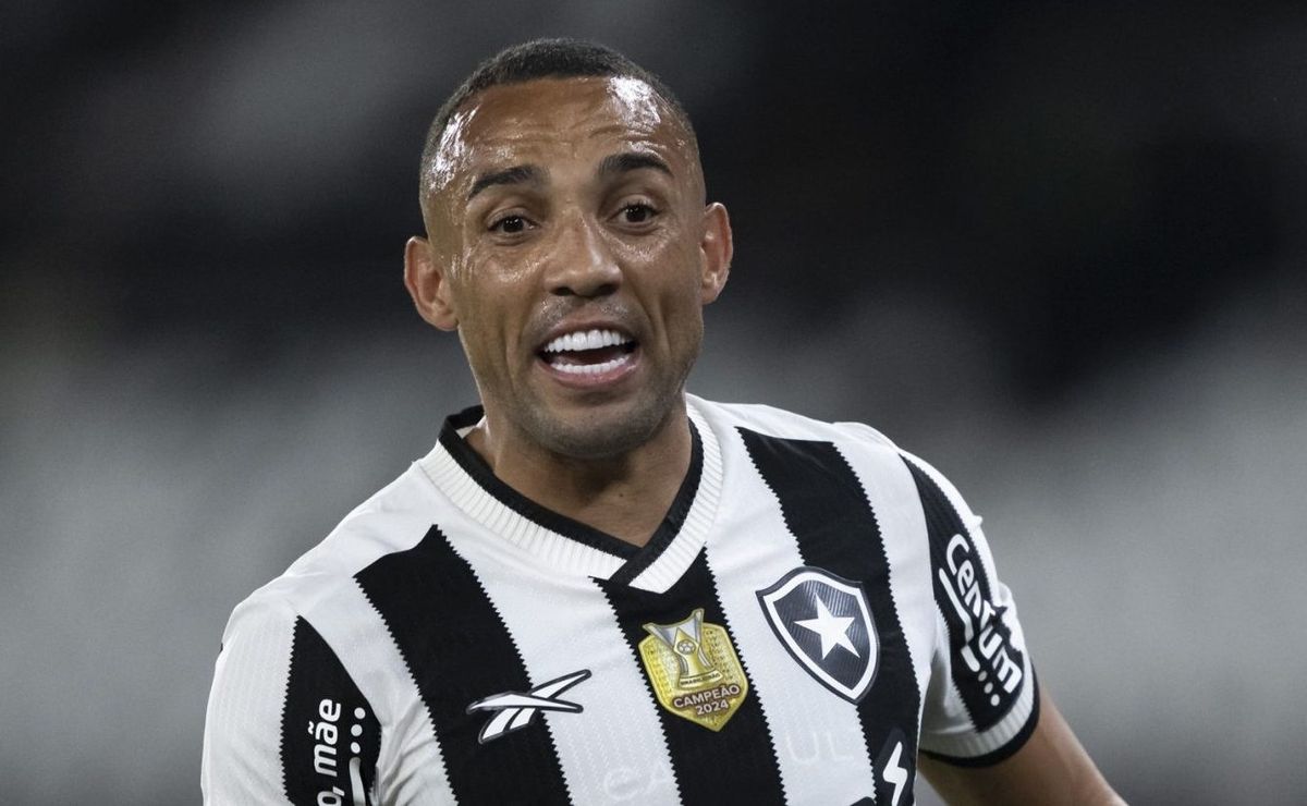 Renato Paiva aceita sugestão inusitada de Marçal no Botafogo e explicação escalação contra o Flamengo